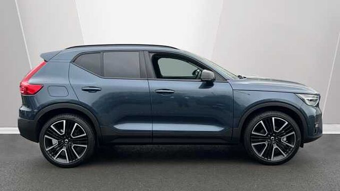 Volvo XC40 Ultra, B3 Mild hybrid, Petrol, Dark