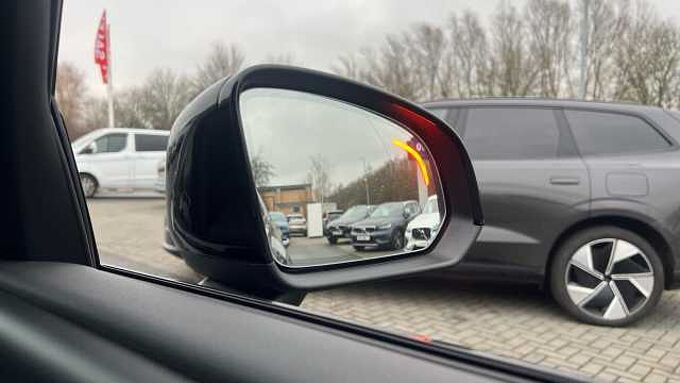 Volvo XC40 Ultra, B3 Mild hybrid, Petrol, Dark