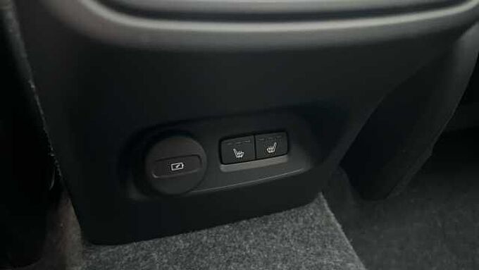 Volvo XC40 Ultra, B3 Mild hybrid, Petrol, Dark