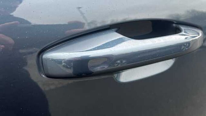 Volvo XC40 Ultra, B3 Mild hybrid, Petrol, Dark