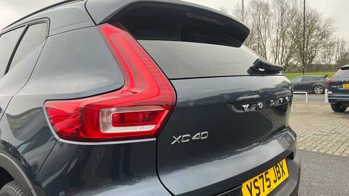 Volvo XC40 Ultra, B3 Mild hybrid, Petrol, Dark