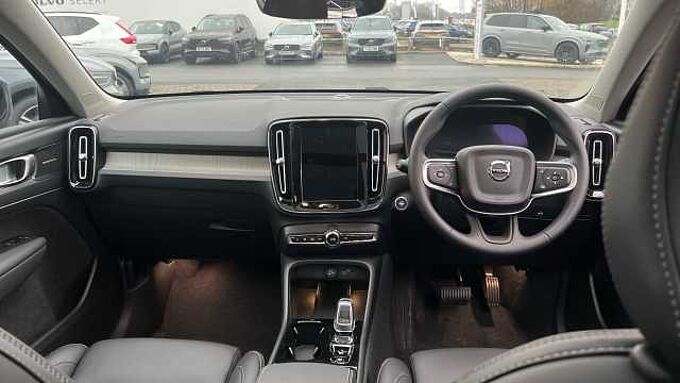 Volvo XC40 Ultra, B3 Mild hybrid, Petrol, Dark