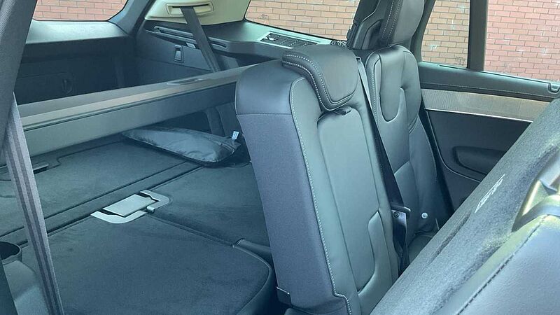 Volvo XC90 Ultra, T8 AWD Plug-in hybrid, Electric/Petrol, Dark, 7 Seats