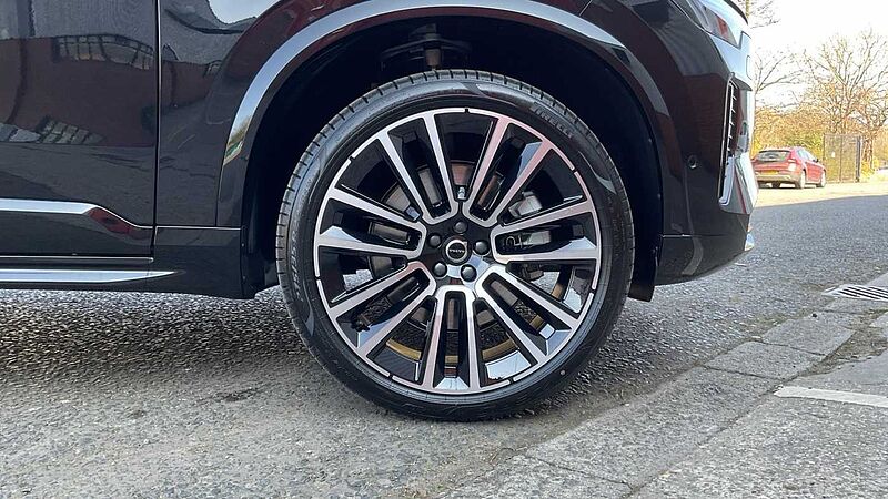 Volvo XC90 Ultra, T8 AWD Plug-in hybrid, Electric/Petrol, Dark, 7 Seats