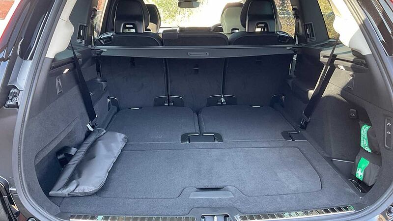 Volvo XC90 Ultra, T8 AWD Plug-in hybrid, Electric/Petrol, Dark, 7 Seats