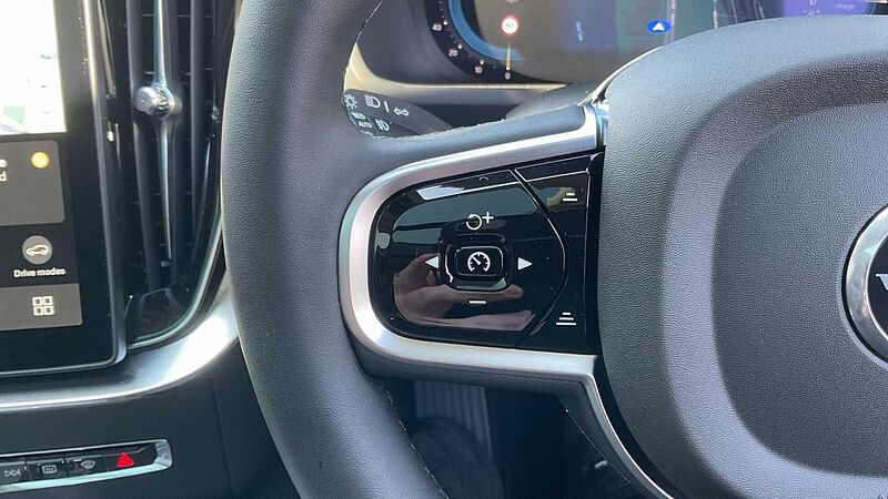 Volvo XC90 Ultra, T8 AWD Plug-in hybrid, Electric/Petrol, Dark, 7 Seats