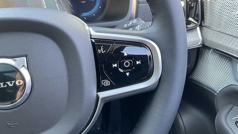 Volvo XC90 Ultra, T8 AWD Plug-in hybrid, Electric/Petrol, Dark, 7 Seats