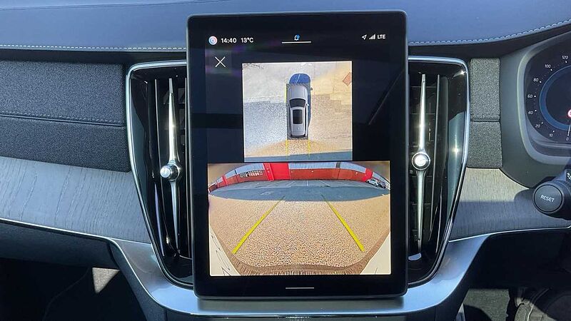 Volvo XC90 Ultra, T8 AWD Plug-in hybrid, Electric/Petrol, Dark, 7 Seats