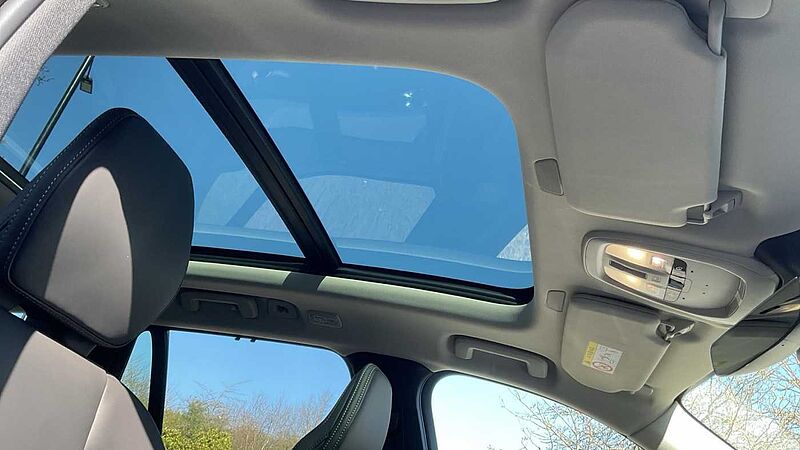 Volvo XC90 Ultra, T8 AWD Plug-in hybrid, Electric/Petrol, Dark, 7 Seats