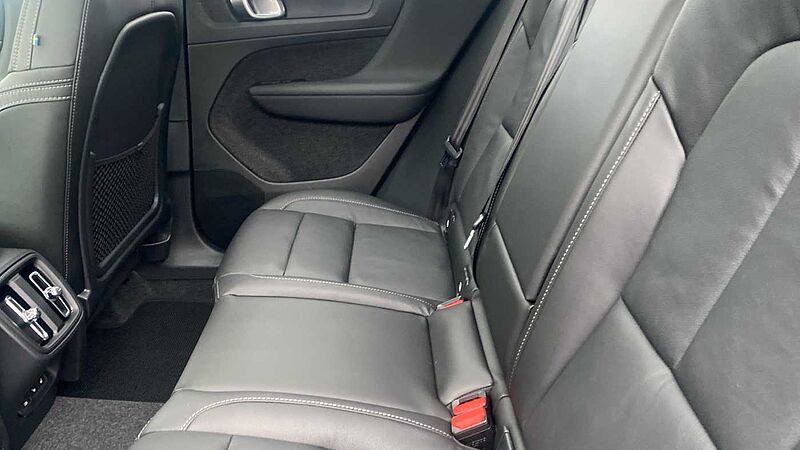 Volvo XC40 Ultra, B3 Mild hybrid, Petrol, Dark