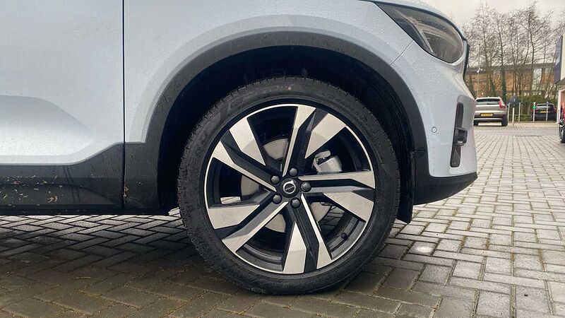 Volvo XC40 Ultra, B3 Mild hybrid, Petrol, Dark