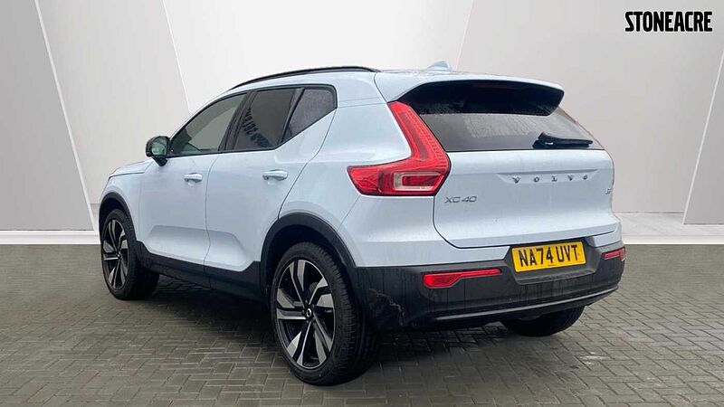 Volvo XC40 Ultra, B3 Mild hybrid, Petrol, Dark