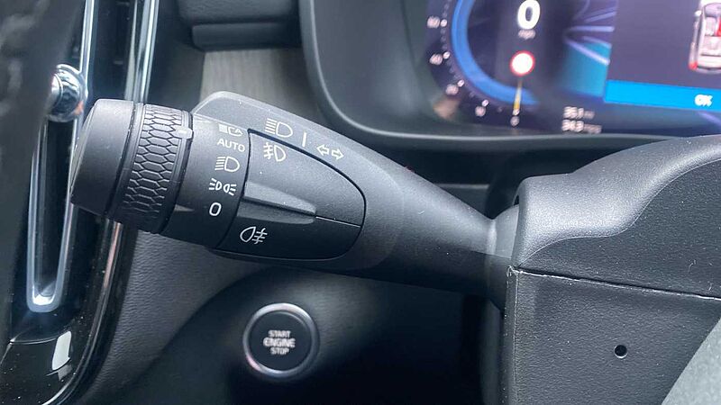 Volvo XC40 Ultra, B3 Mild hybrid, Petrol, Dark