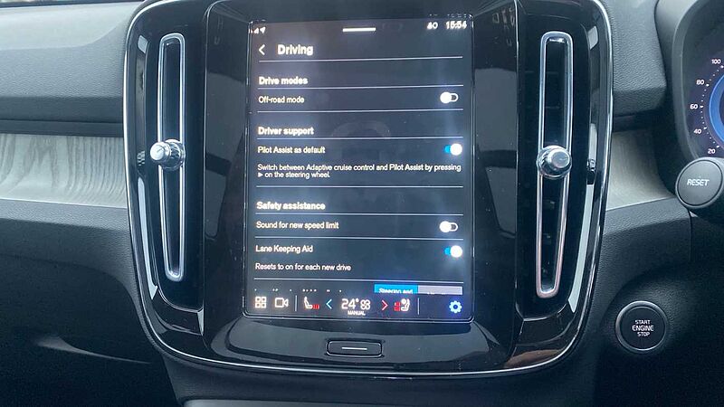 Volvo XC40 Ultra, B3 Mild hybrid, Petrol, Dark