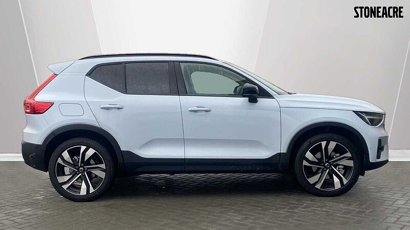 Volvo XC40 Ultra, B3 Mild hybrid, Petrol, Dark