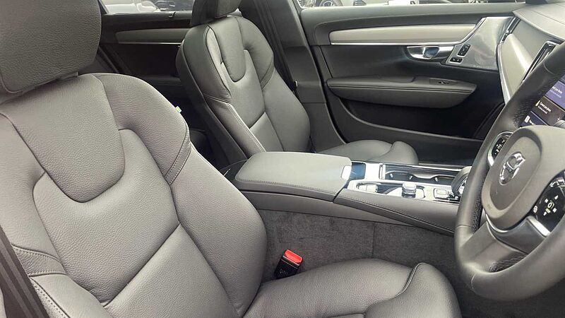 Volvo V90 Ultra, T8 AWD Plug-in hybrid, Electric/Petrol, Dark