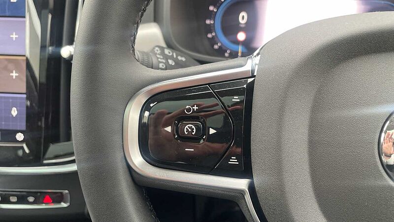 Volvo V90 Ultra, T8 AWD Plug-in hybrid, Electric/Petrol, Dark