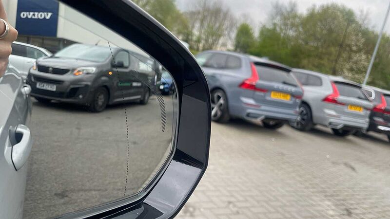 Volvo V90 Ultra, T8 AWD Plug-in hybrid, Electric/Petrol, Dark