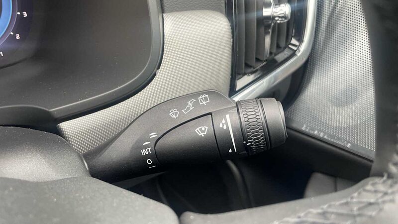 Volvo V90 Ultra, T8 AWD Plug-in hybrid, Electric/Petrol, Dark