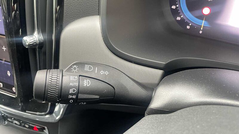 Volvo V90 Ultra, T8 AWD Plug-in hybrid, Electric/Petrol, Dark