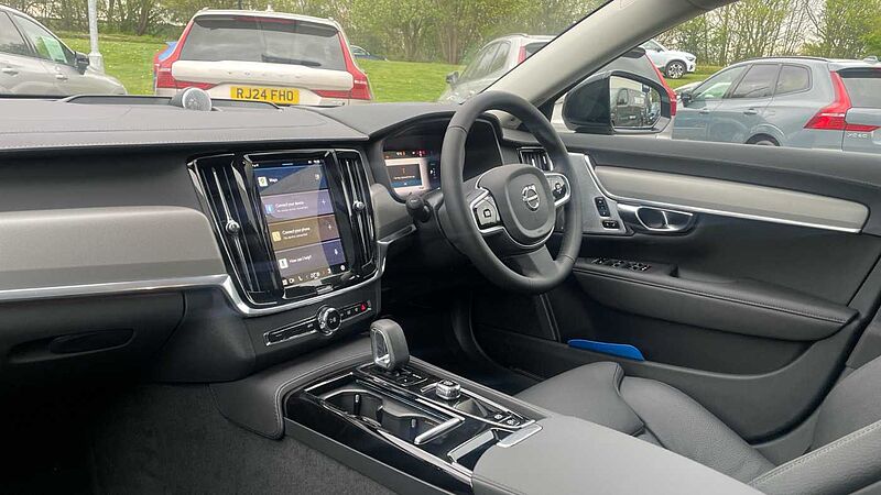 Volvo V90 Ultra, T8 AWD Plug-in hybrid, Electric/Petrol, Dark