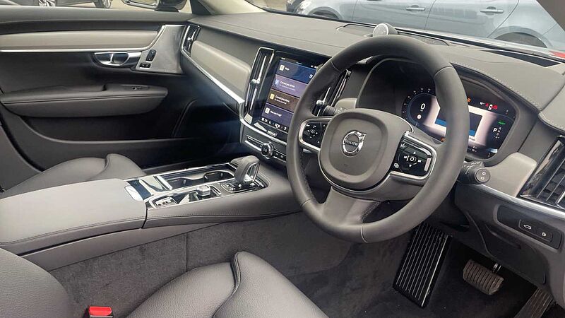Volvo V90 Ultra, T8 AWD Plug-in hybrid, Electric/Petrol, Dark