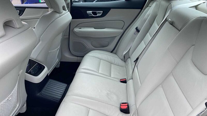 Volvo S60 Recharge Plus, T8 AWD Plug-in hybrid, Electric/Petrol, Dark