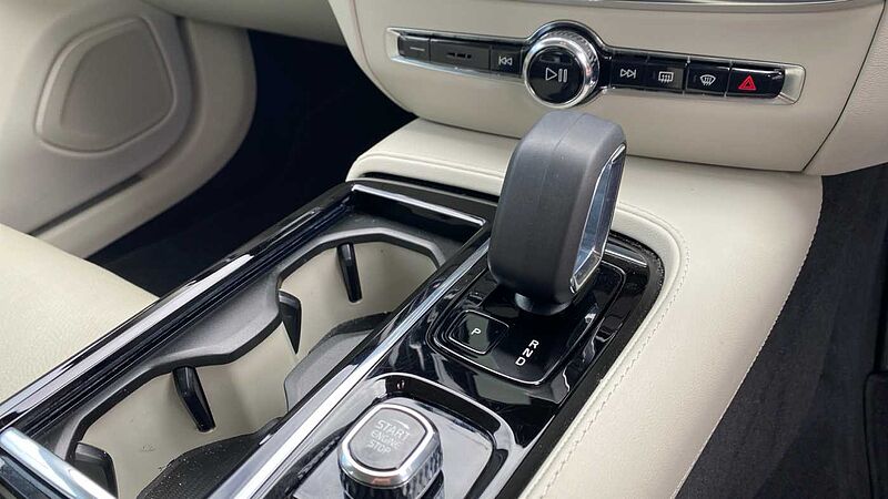 Volvo S60 Recharge Plus, T8 AWD Plug-in hybrid, Electric/Petrol, Dark
