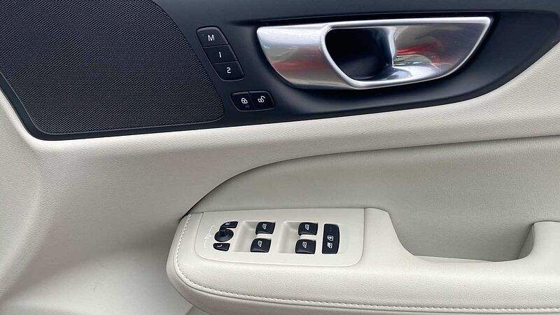 Volvo S60 Recharge Plus, T8 AWD Plug-in hybrid, Electric/Petrol, Dark