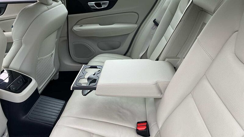 Volvo S60 Recharge Plus, T8 AWD Plug-in hybrid, Electric/Petrol, Dark
