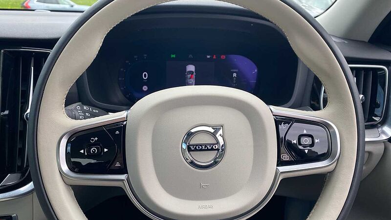 Volvo S60 Recharge Plus, T8 AWD Plug-in hybrid, Electric/Petrol, Dark