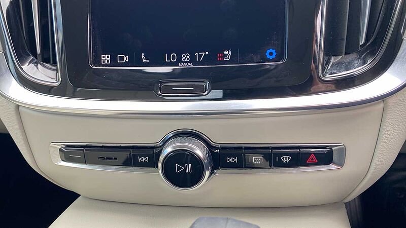 Volvo S60 Recharge Plus, T8 AWD Plug-in hybrid, Electric/Petrol, Dark