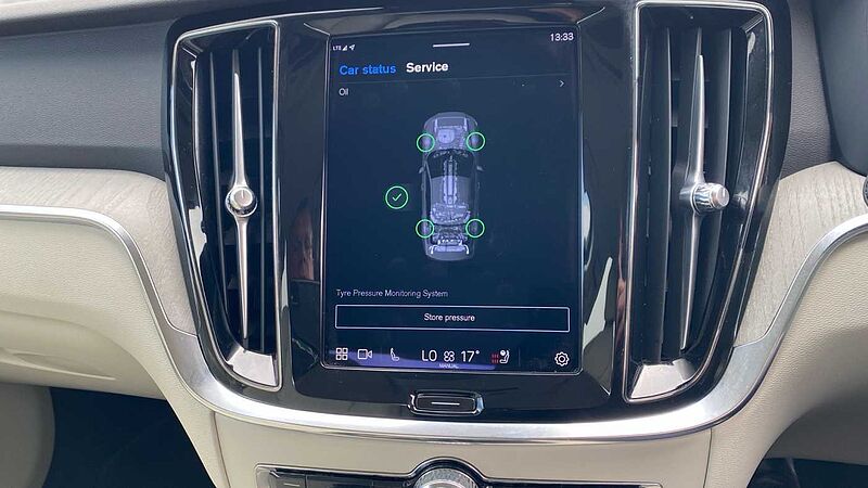 Volvo S60 Recharge Plus, T8 AWD Plug-in hybrid, Electric/Petrol, Dark