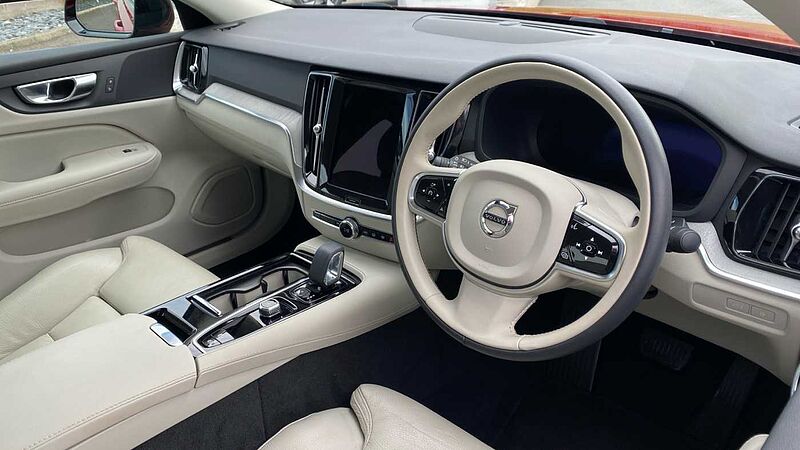 Volvo S60 Recharge Plus, T8 AWD Plug-in hybrid, Electric/Petrol, Dark