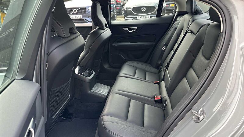 Volvo S60 Recharge Plus, T8 AWD Plug-in hybrid, Electric/Petrol, Dark