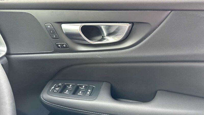 Volvo S60 Recharge Plus, T8 AWD Plug-in hybrid, Electric/Petrol, Dark