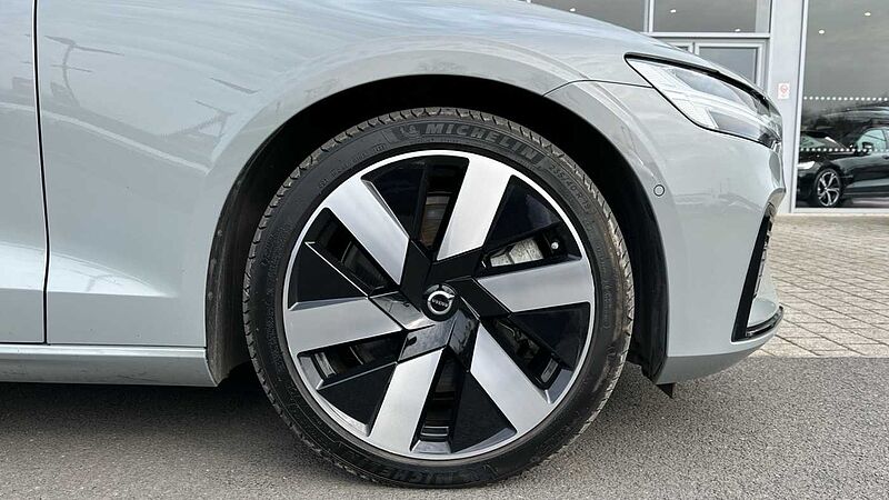 Volvo S60 Recharge Plus, T8 AWD Plug-in hybrid, Electric/Petrol, Dark