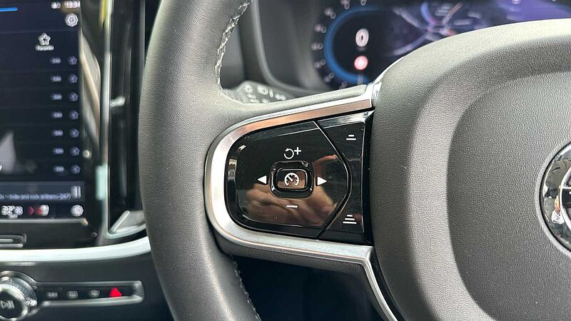Volvo S60 Recharge Plus, T8 AWD Plug-in hybrid, Electric/Petrol, Dark