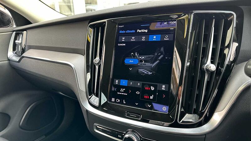 Volvo S60 Recharge Plus, T8 AWD Plug-in hybrid, Electric/Petrol, Dark