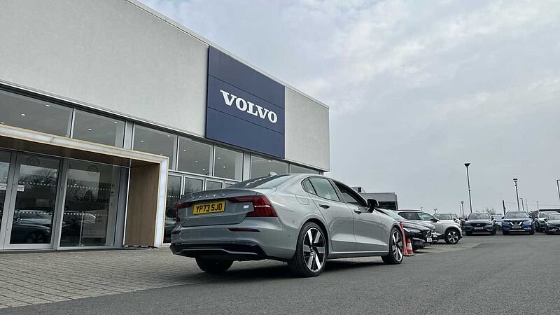 Volvo S60 Recharge Plus, T8 AWD Plug-in hybrid, Electric/Petrol, Dark