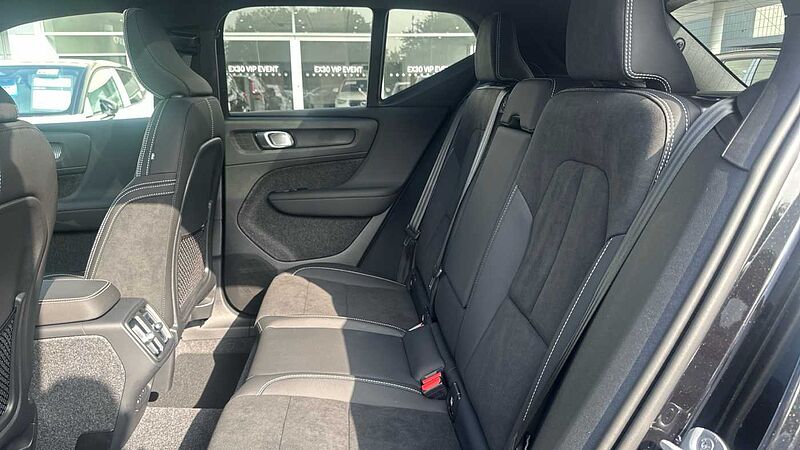 Volvo XC40 Black Edition Ultra, B4 Mild hybrid, Petrol