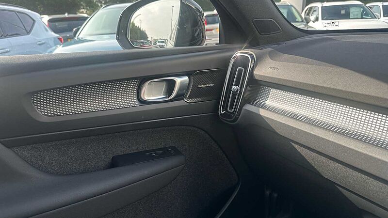 Volvo XC40 Black Edition Ultra, B4 Mild hybrid, Petrol