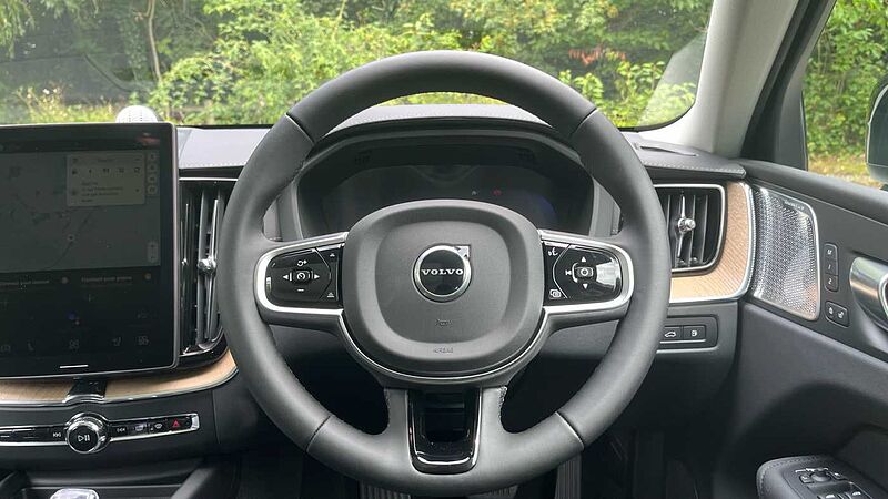 Volvo XC60 Ultra, T8 AWD Plug-in hybrid, Electric/Petrol, Dark