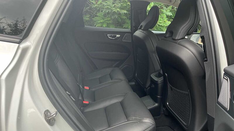 Volvo XC60 Ultra, T8 AWD Plug-in hybrid, Electric/Petrol, Dark