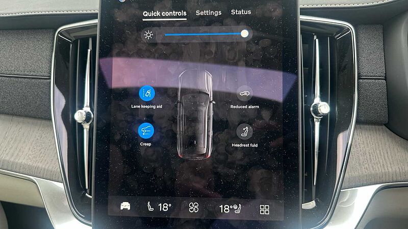 Volvo XC90 Ultra, T8 AWD Plug-in hybrid, Electric/Petrol, Dark, 7 Seats