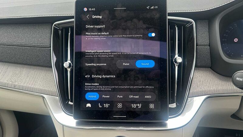 Volvo XC90 Ultra, T8 AWD Plug-in hybrid, Electric/Petrol, Dark, 7 Seats