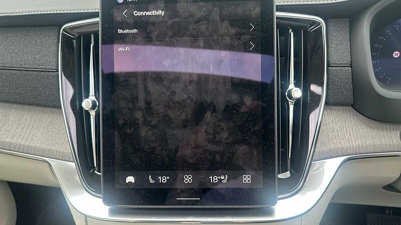 Volvo XC90 Ultra, T8 AWD Plug-in hybrid, Electric/Petrol, Dark, 7 Seats