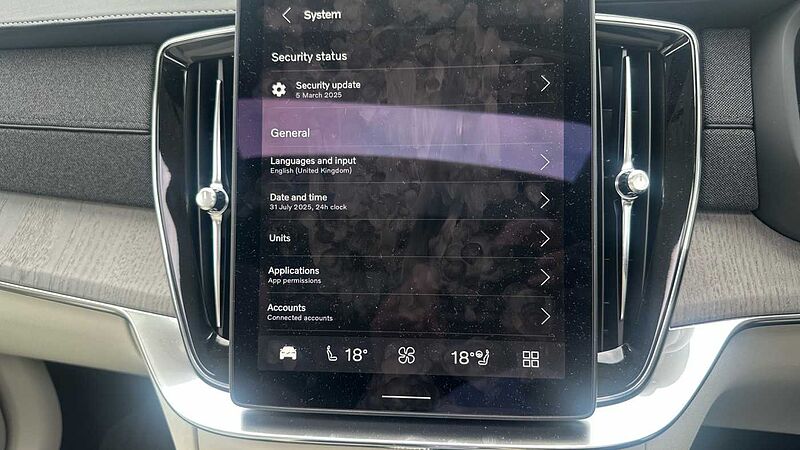 Volvo XC90 Ultra, T8 AWD Plug-in hybrid, Electric/Petrol, Dark, 7 Seats