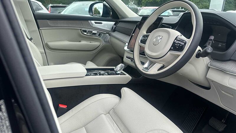 Volvo XC90 Ultra, T8 AWD Plug-in hybrid, Electric/Petrol, Dark, 7 Seats