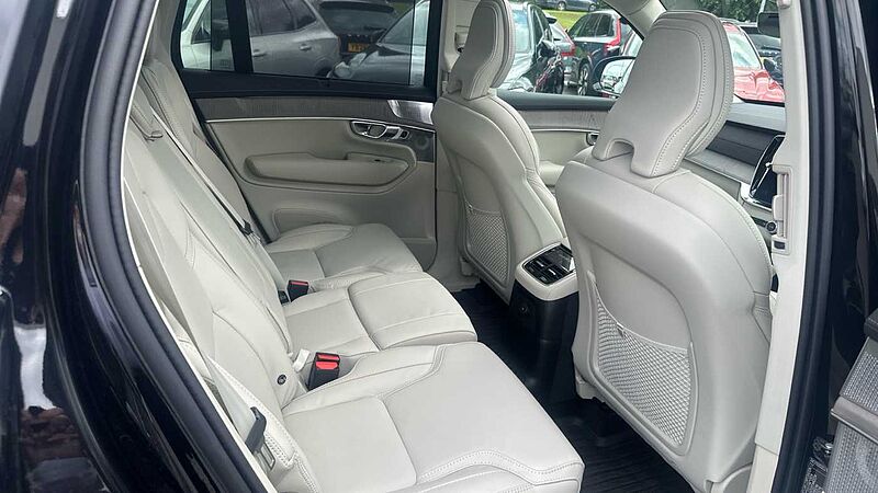 Volvo XC90 Ultra, T8 AWD Plug-in hybrid, Electric/Petrol, Dark, 7 Seats